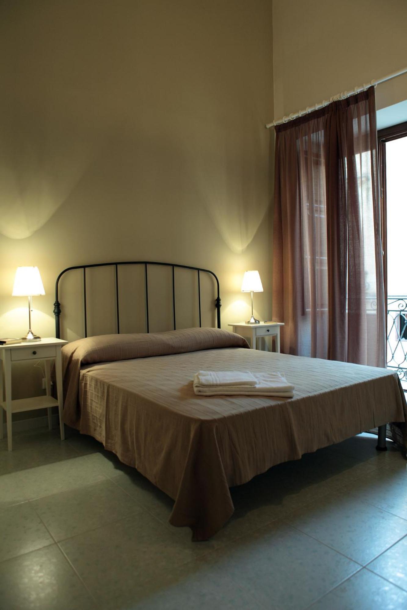 Palazzo Ossuna Trapani Eksteriør billede
